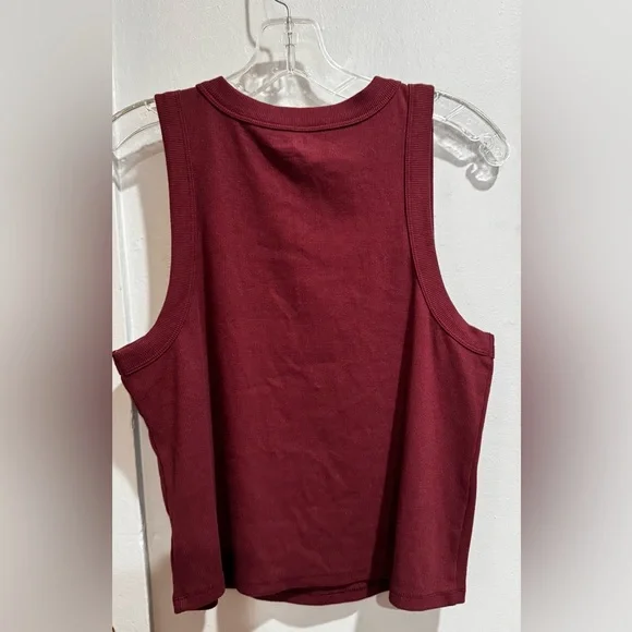 NWOT Old Navy Women's Burgundy Tank Top - Picture 2 of 3